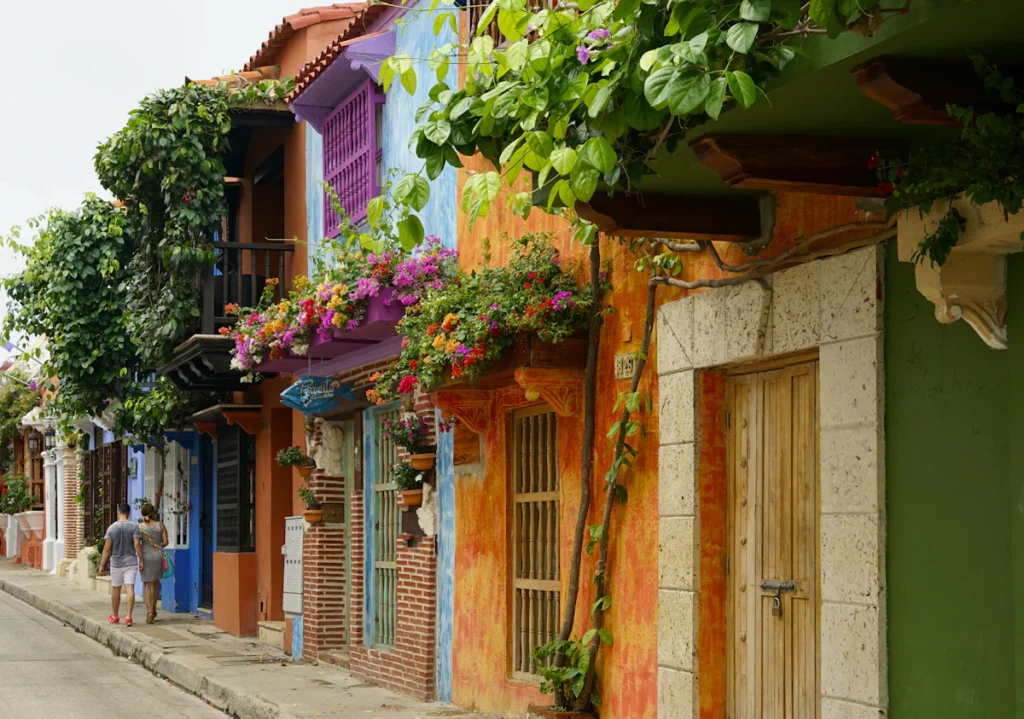Colorful streets and colonial balconies in Cartagena de Indias